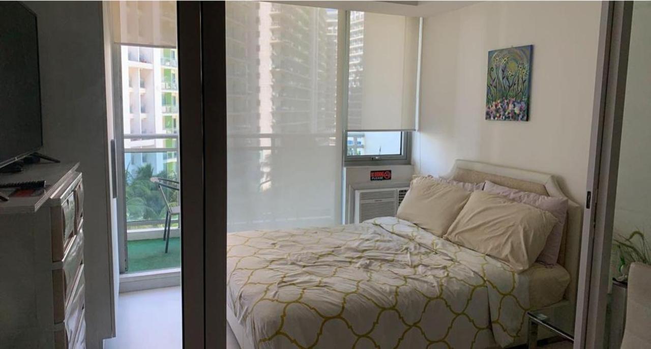Azure Urban Resort Paranaque City Esterno foto