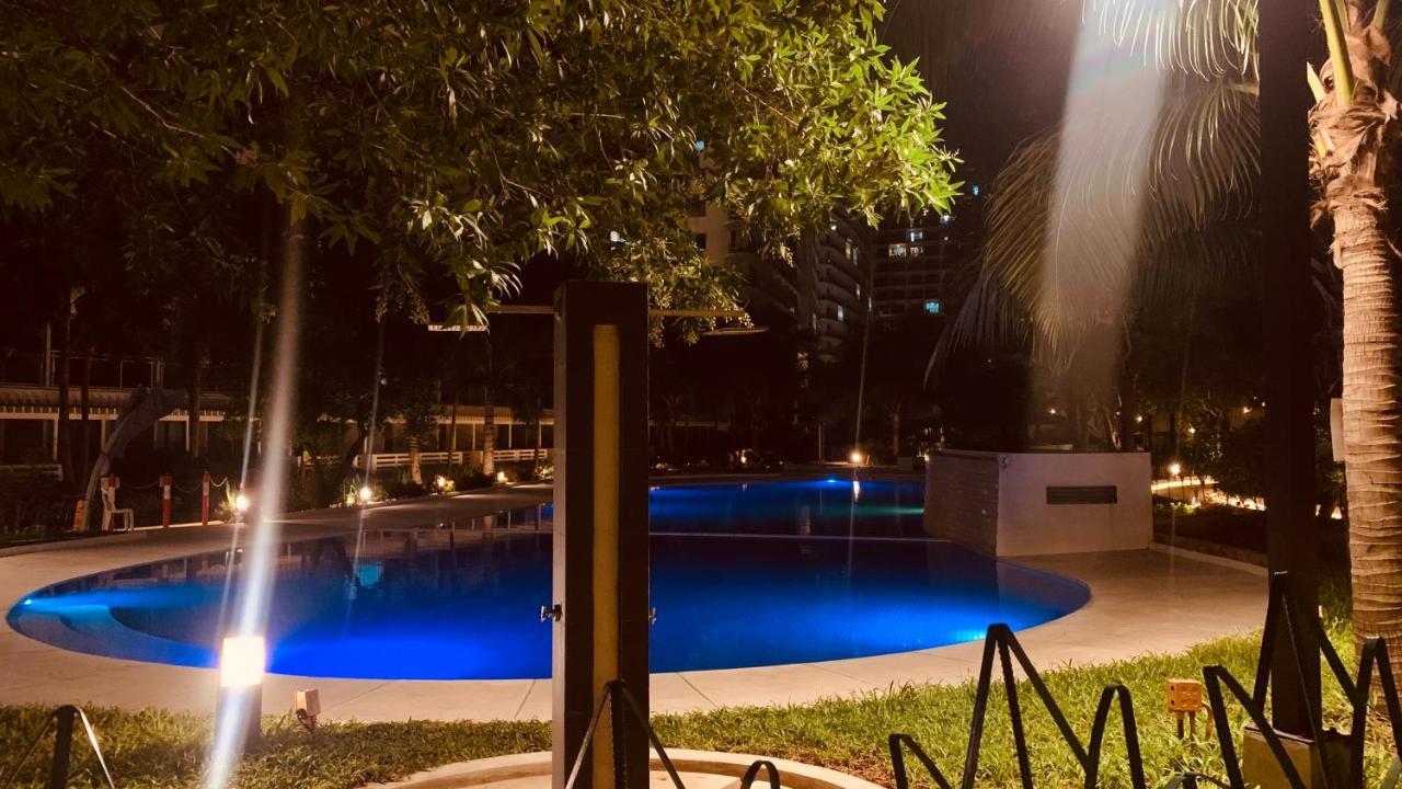 Azure Urban Resort Paranaque City Esterno foto