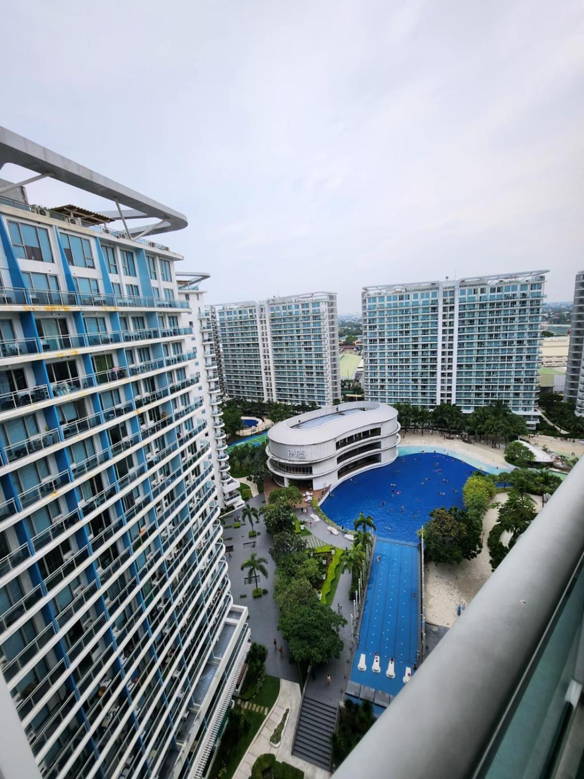 Azure Urban Resort Paranaque City Esterno foto