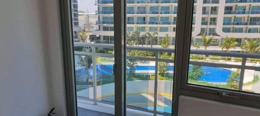 Azure Urban Resort Paranaque City Esterno foto