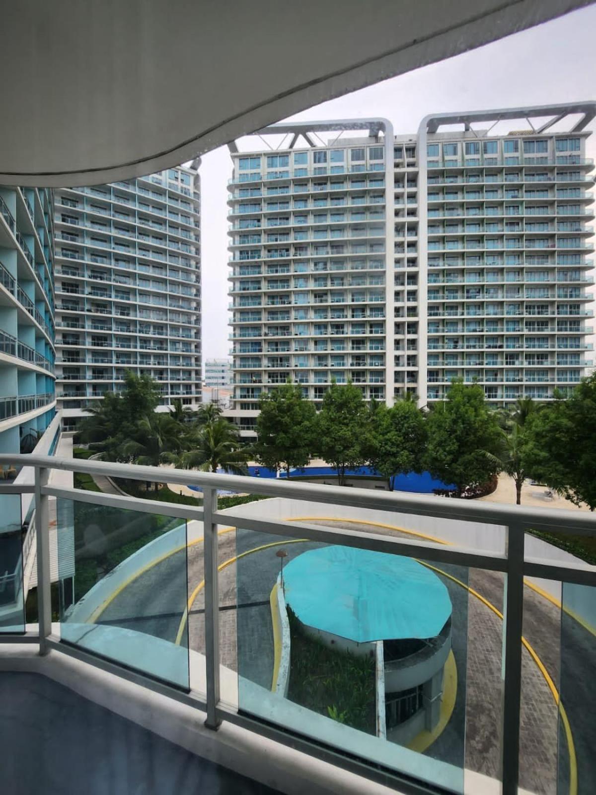 Azure Urban Resort Paranaque City Esterno foto